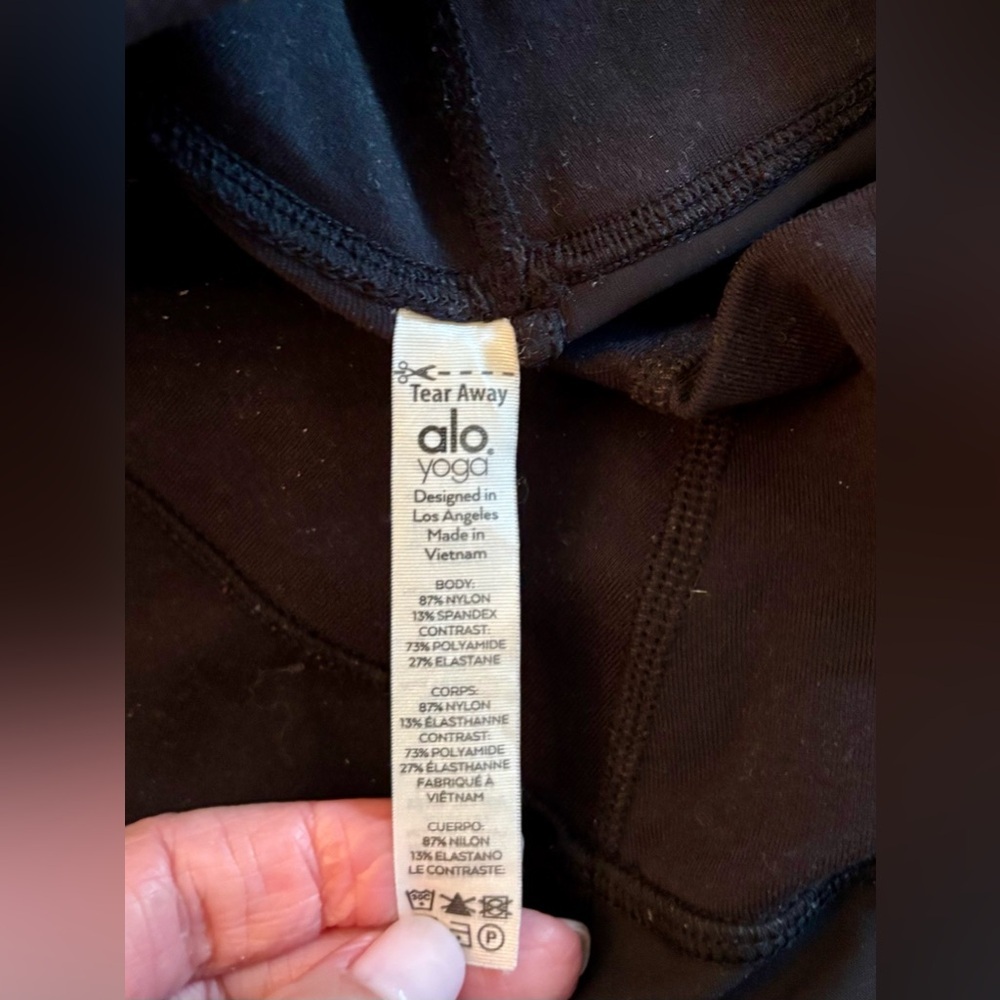 ALO Yoga Black Cargo Pocket Leggings - Small - Picture 8 of 10